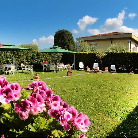 Villa Chiara Affitta Camere 카라라 외부 사진