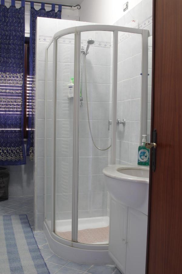 Villa Chiara Affitta Camere 카라라 외부 사진