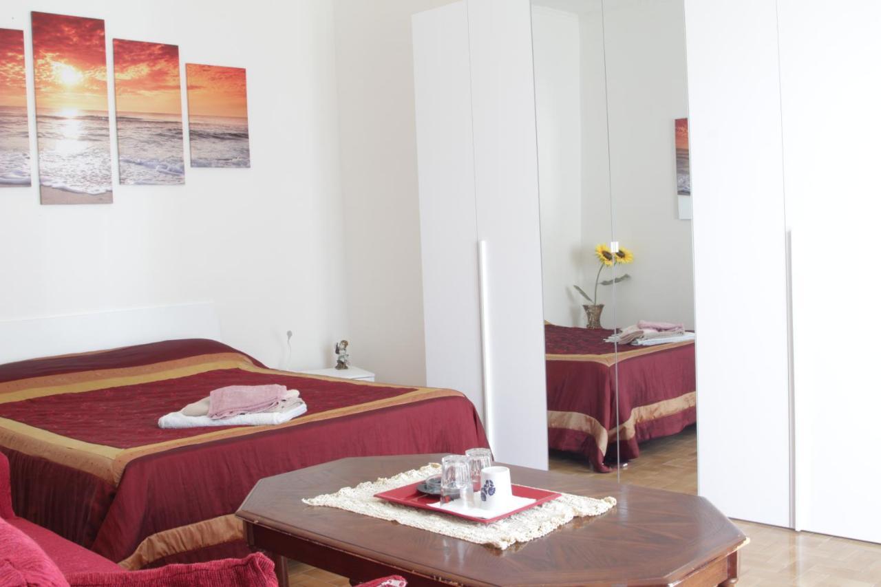 Villa Chiara Affitta Camere 카라라 외부 사진