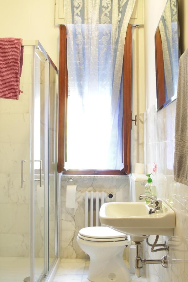 Villa Chiara Affitta Camere 카라라 외부 사진