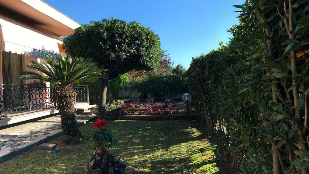 Villa Chiara Affitta Camere 카라라 외부 사진