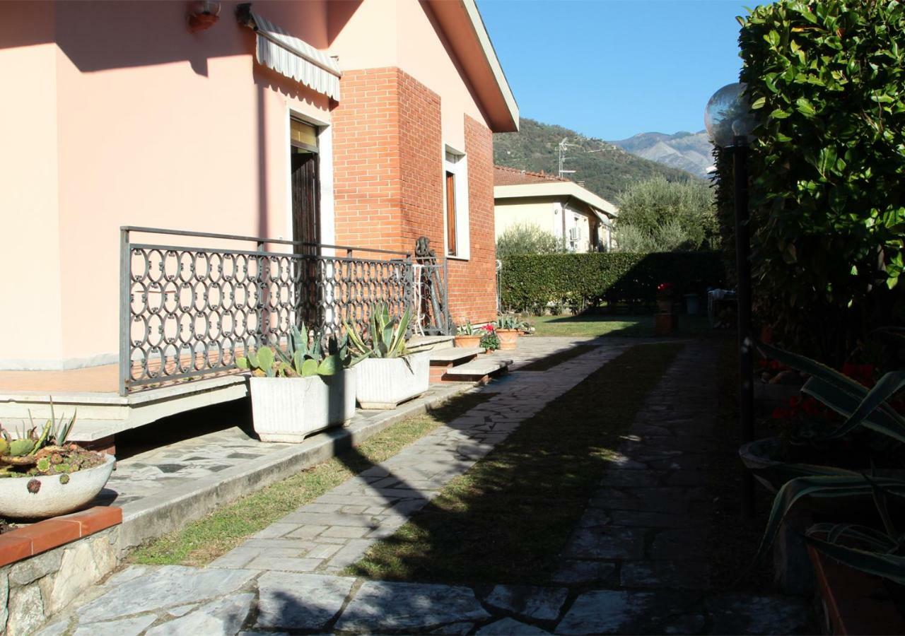 Villa Chiara Affitta Camere 카라라 외부 사진